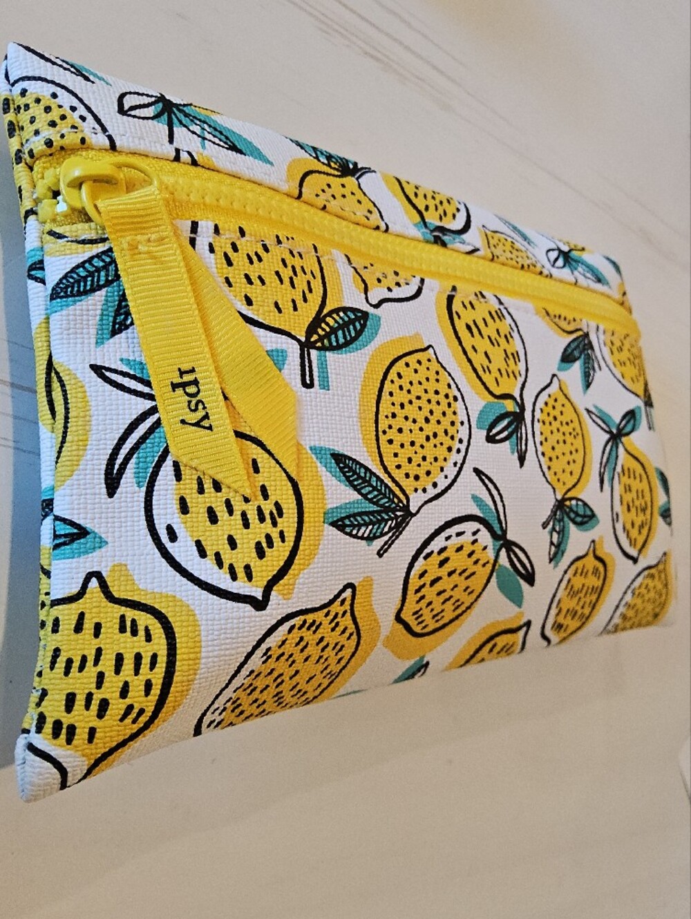 Ipsy Yellow Lemon Print Women’s Zip Pouch